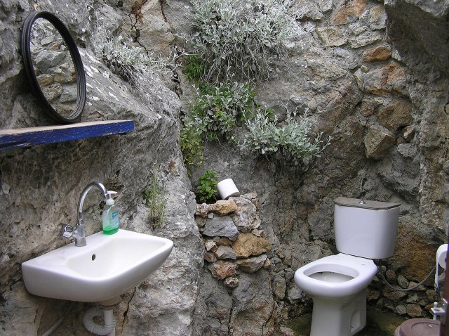 https://pixabay.com/de/griechische-insel-kos-wc-toilette-326725/