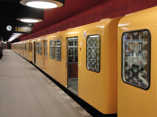 https://pixabay.com/de/berlin-u-bahn-metro-zug-hauptstadt-428700/