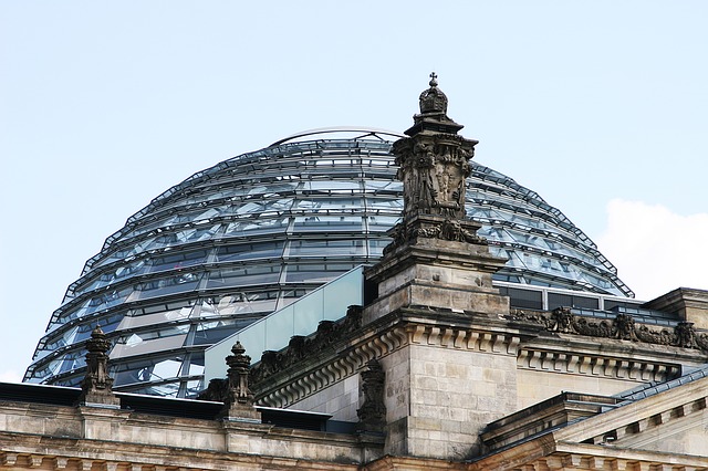 https://pixabay.com/de/bundestag-berlin-geb%C3%A4ude-regierung-1329911/
