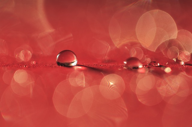 https://pixabay.com/de/tropfen-bokeh-wasser-licht-1150976/
