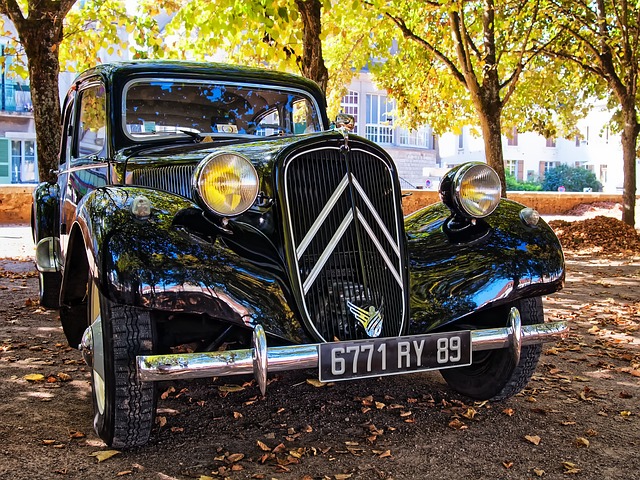 https://pixabay.com/de/alter-citroen-auto-frankreich-alt-2461964/