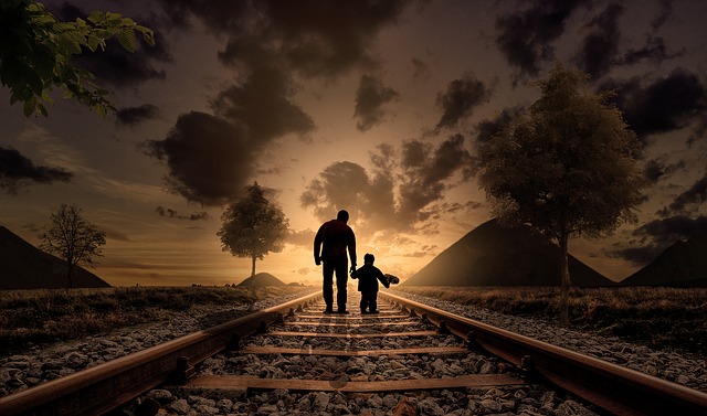 https://pixabay.com/de/vater-und-sohn-gl%C3%BCck-liebe-fu%C3%9F-2258681/