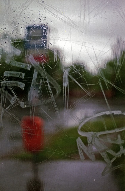 https://pixabay.com/de/regen-bushaltestelle-bus-anschlag-1279578/