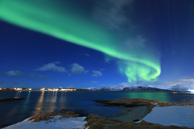 https://pixabay.com/de/nordlicht-norwegen-arktis-borealis-2387773/