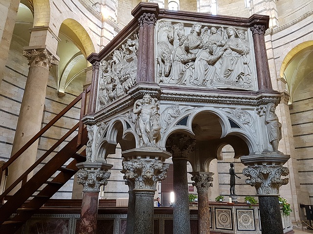 https://pixabay.com/de/pisa-baptisterium-marmorkanzel-1390952/