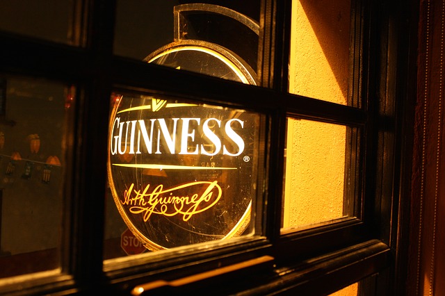 https://pixabay.com/de/kneipe-guinness-brauerei-lehrt-483944/