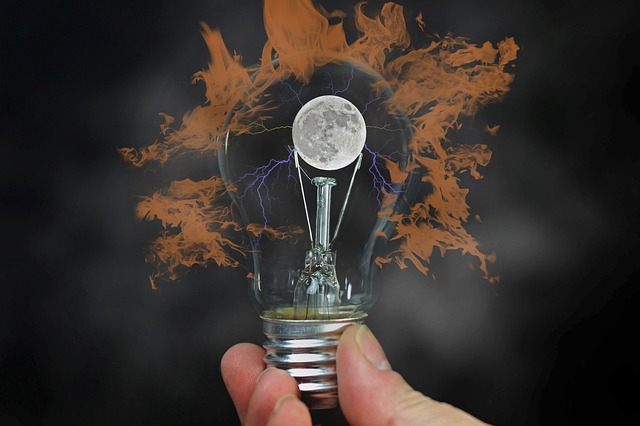 https://pixabay.com/photos/light-bulb-hand-moon-keep-idea-3637997/