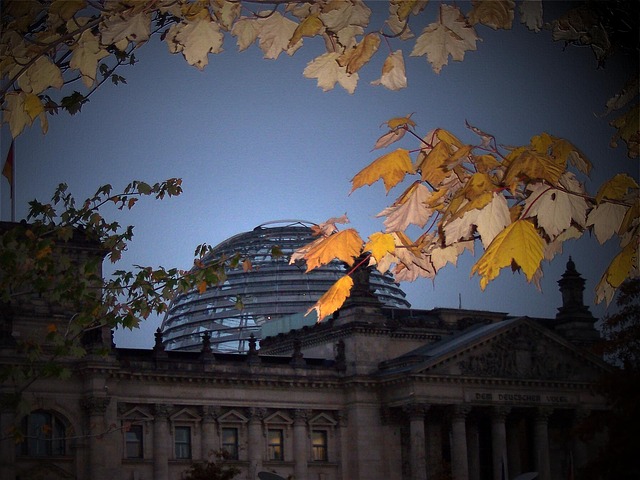 https://pixabay.com/photos/reichstag-berlin-government-264815/