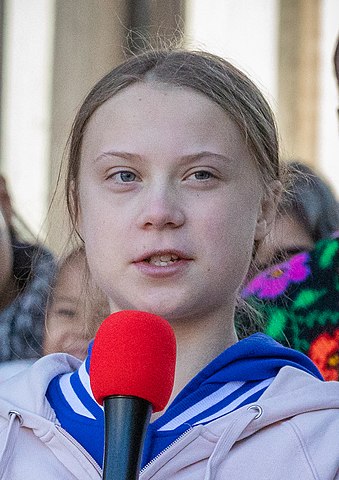 https://upload.wikimedia.org/wikipedia/commons/thumb/3/3a/Greta_Thunberg%2C_11.10.2019_%28cropped%29.jpg/339px-Greta_Thunberg%2C_11.10.2019_%28cropped%29.jpg