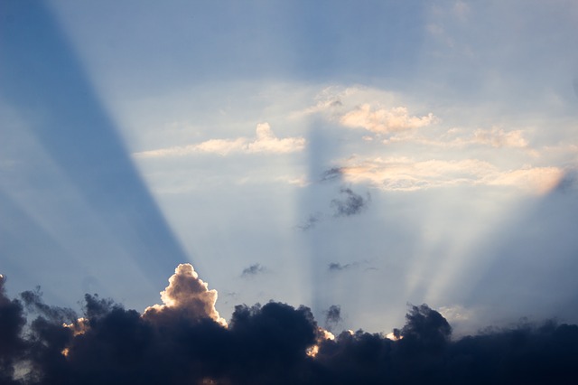 https://pixabay.com/photos/sun-rays-sunbeam-dusk-atmosphere-3684786/