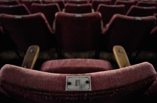 https://pixabay.com/photos/cinema-old-chair-spent-horror-860681/