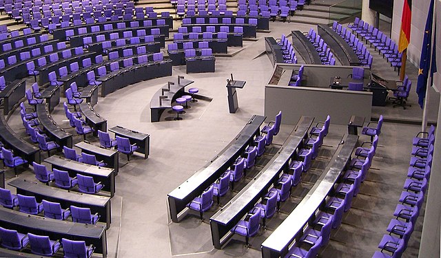 https://upload.wikimedia.org/wikipedia/commons/thumb/3/3e/Bellini-Vitra-chairs_in_German-Bundestag.jpg/640px-Bellini-Vitra-chairs_in_German-Bundestag.jpg