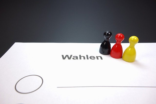 https://pixabay.com/de/photos/wahlschein-wahl-wahlen-deutschland-453807/