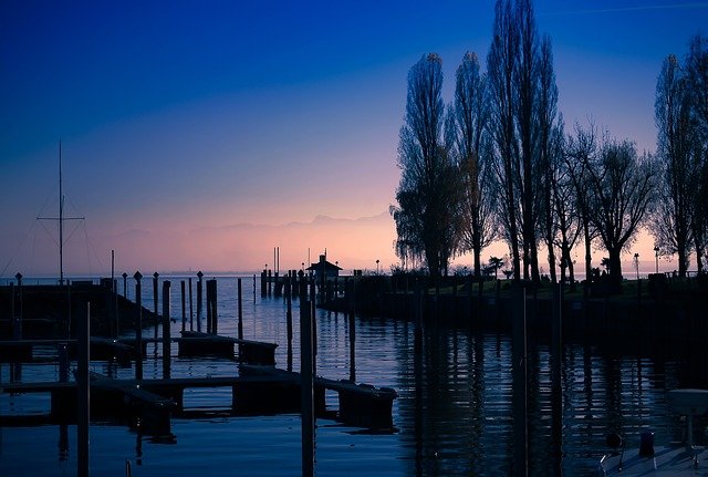 https://pixabay.com/de/photos/sonnenuntergang-hintergrund-bodensee-1994686/