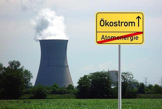 https://pixabay.com/de/photos/energiewende-%c3%b6kologie-stromerzeugung-49558/